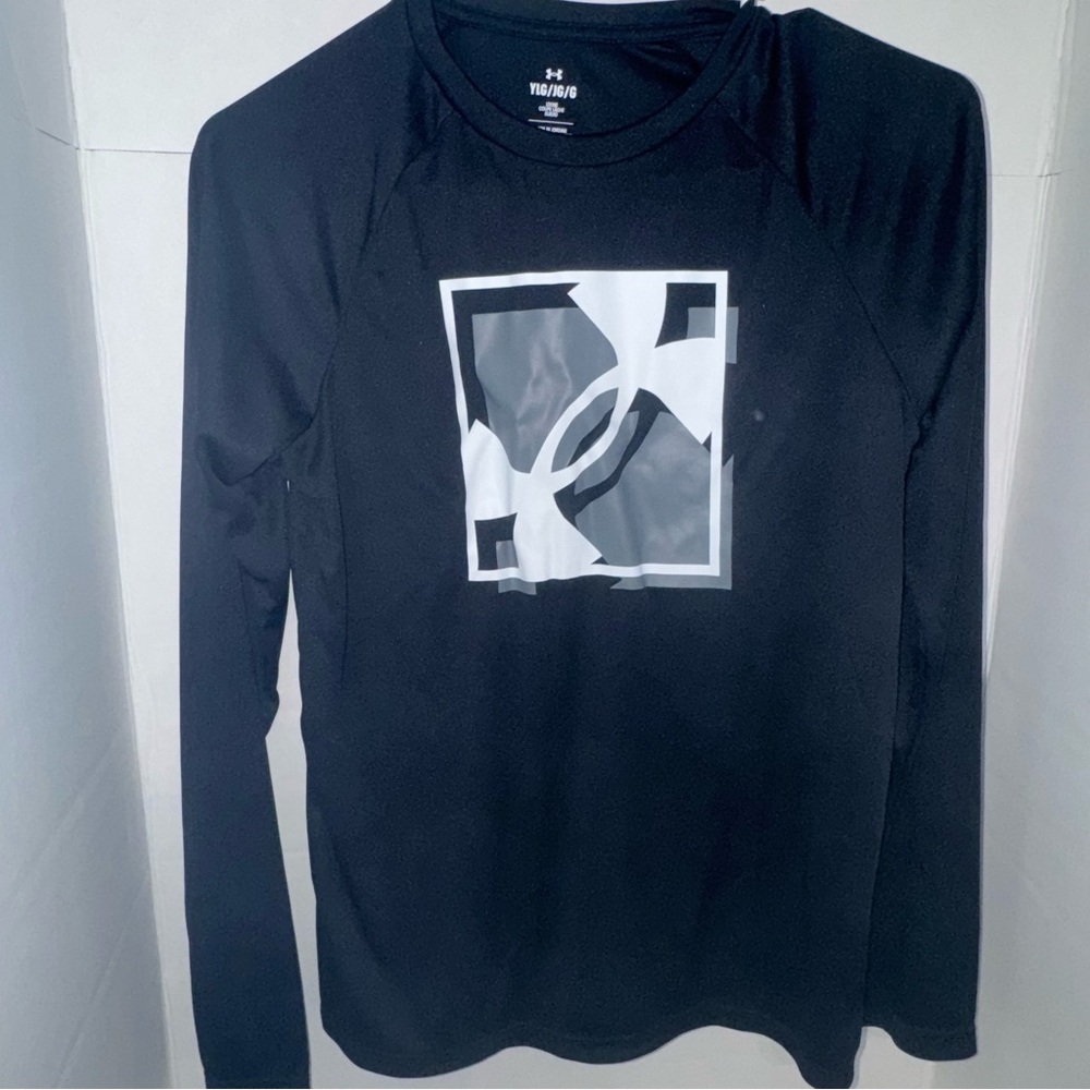 Under Armour Black Long Sleeve Shirt Youth L